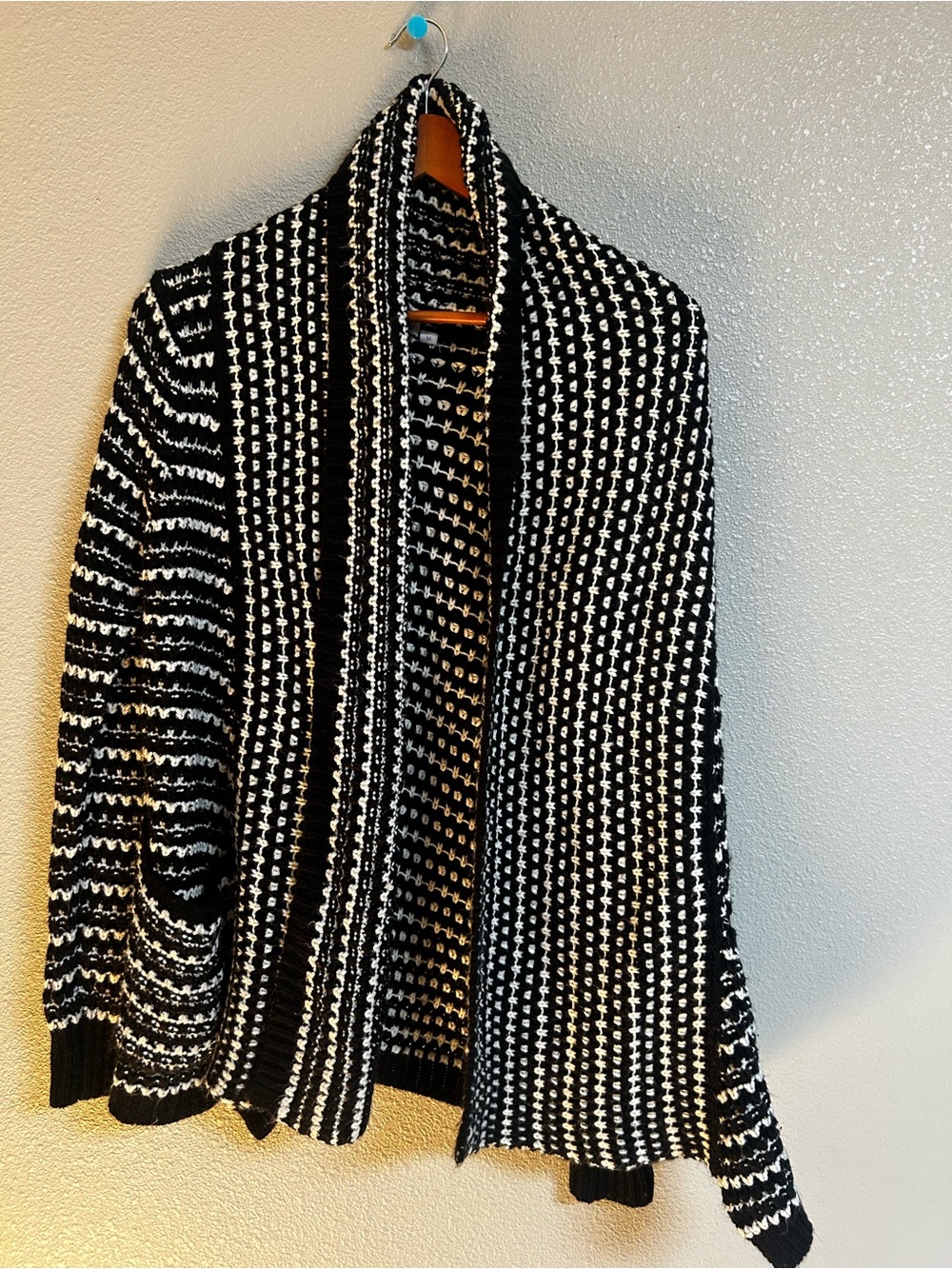 Rip Curl Black & White Open-Front Knit Cardigan - Picture 2 of 4